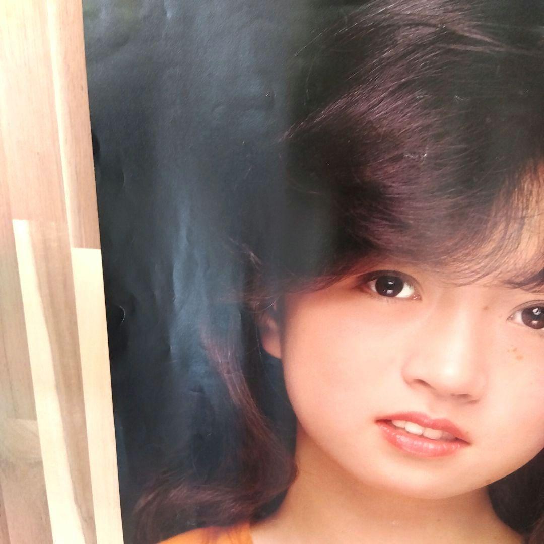 ☆当時物　昭和レトロ　中森明菜　研音　写真　ポスター　８０年代　アイドル　木製パネル　約４００×５７０×１０ ㎜　①