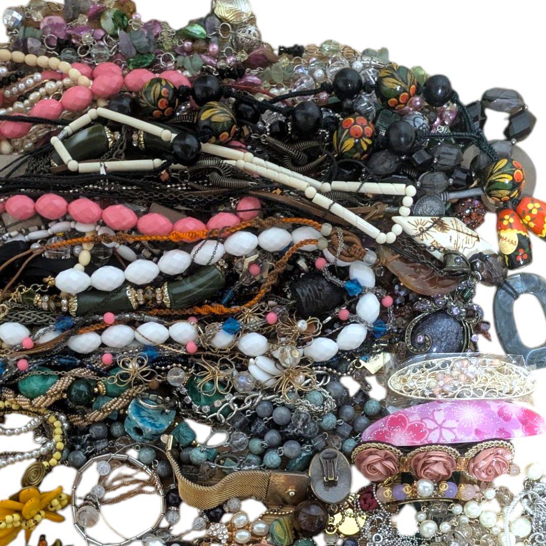 実家 家財整頓品 アクセサリーまとめ売り 指輪 ブローチ