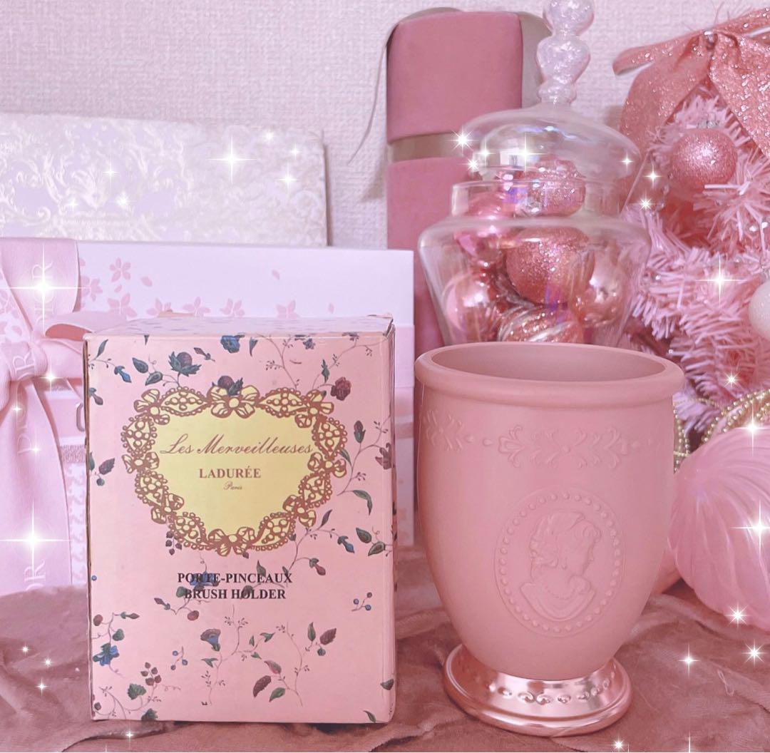 激レア♡最安値♡新品♡レ・メルヴェイユーズラデュレ♡ブラッシュホルダー♡ピンク♡
