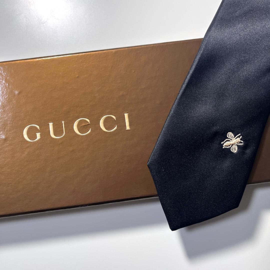 美品 GUCCI ネクタイ シルク100% ブラック 蜂 ハチ Bee 黒