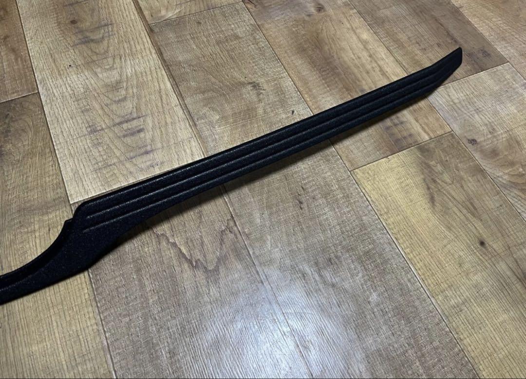 ハイエース200系 ワイドボディ用 ボンネットモール ラプターライナー施工品