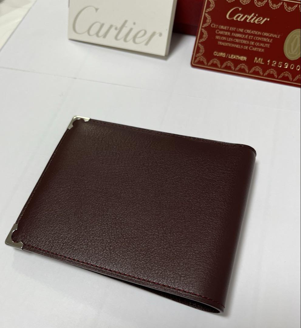 カルティエ　二つ折り財布　小銭入れなし