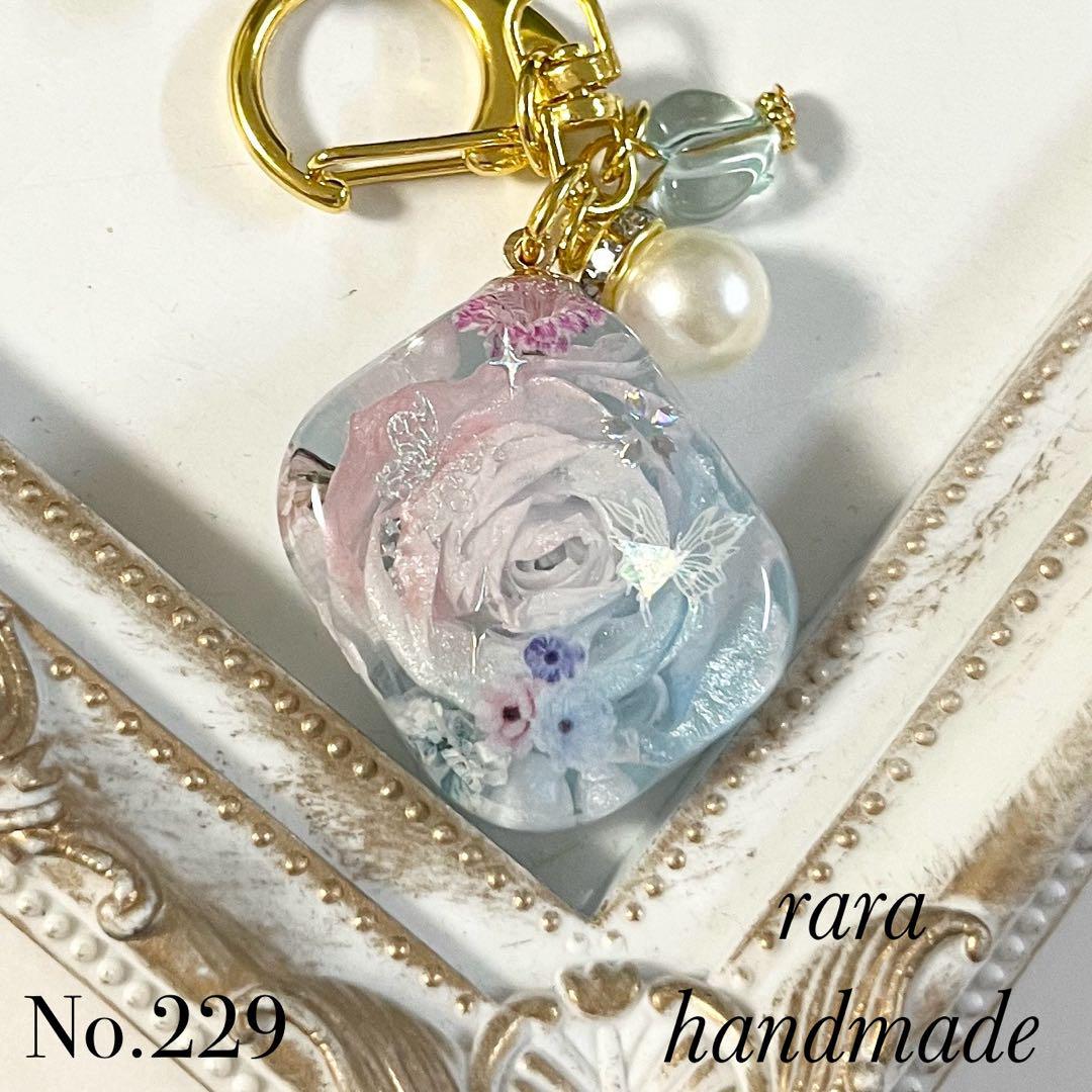 【K☆】No.219　レジンペンダント☆薔薇×かすみ草