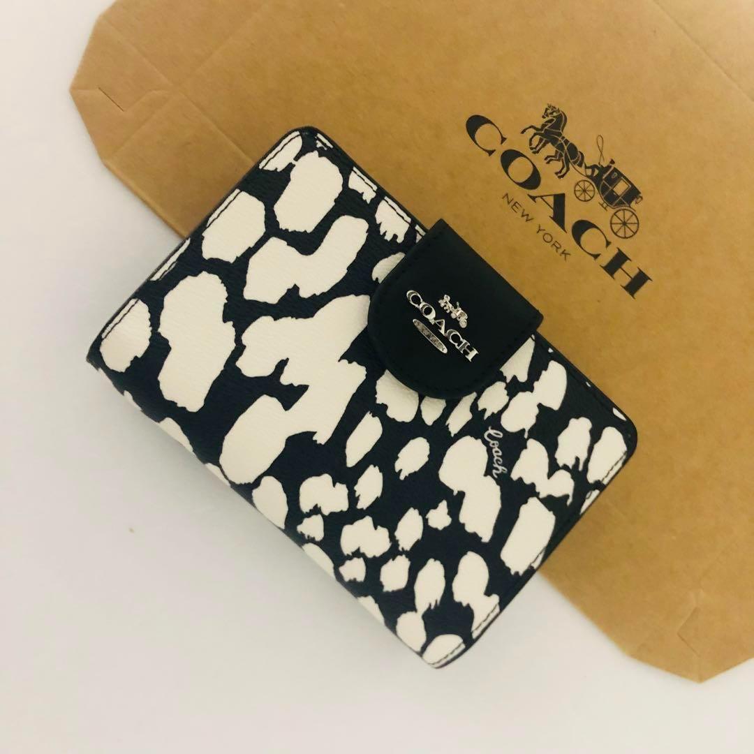 COACHコーチ折りたたみ財布 レディースのホワイト色新品財布 プレゼントOK