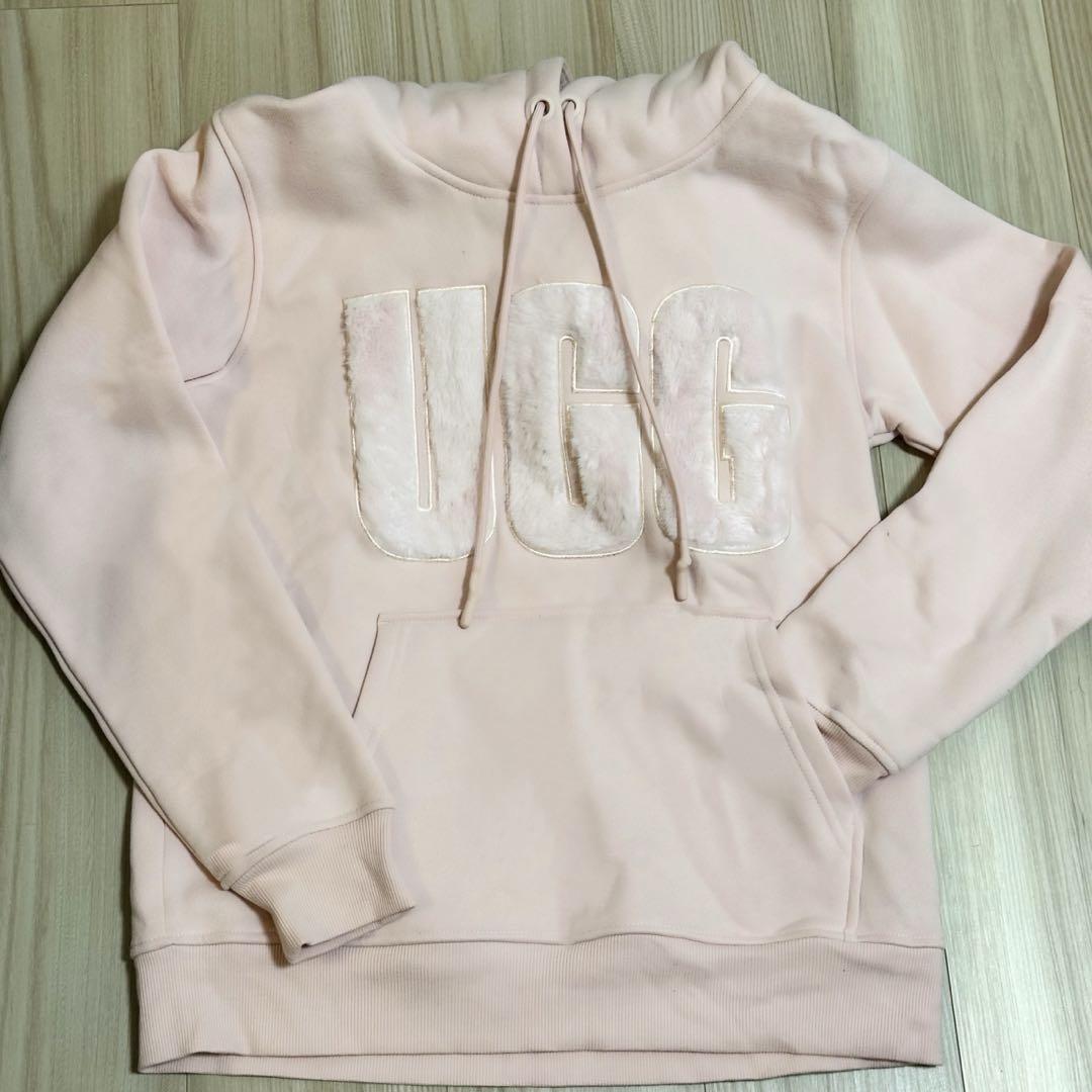 【美品】UGG アグ　レイファジーロゴ　フーディー　Sサイズ