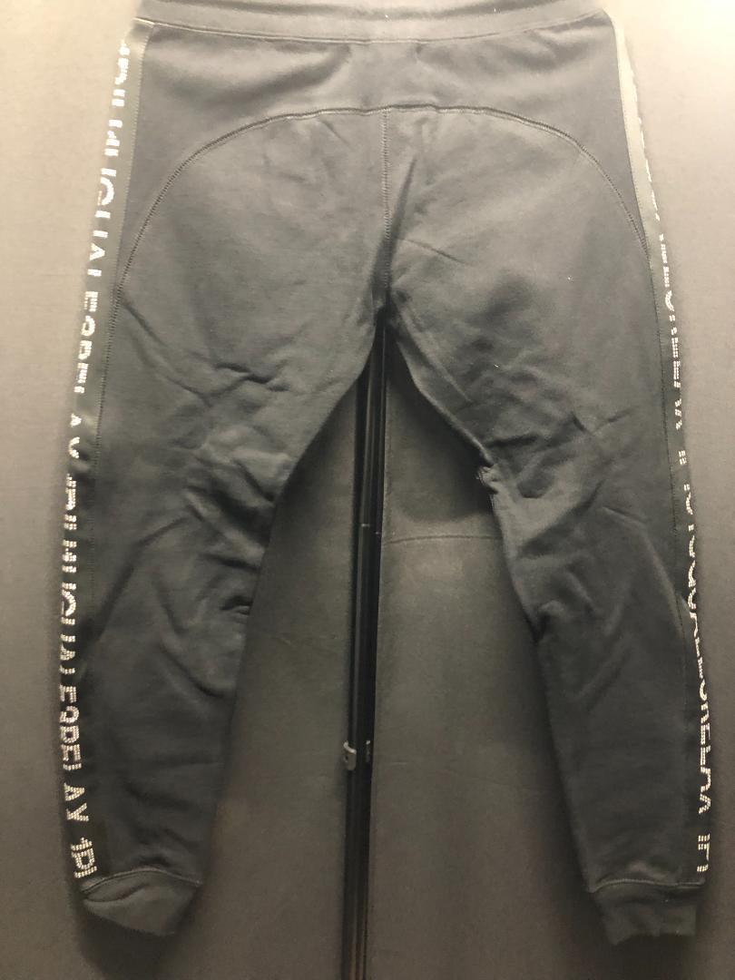 おさるのじょーじ　新品★1PIU1UGUALE3 RELAX　セットアップ