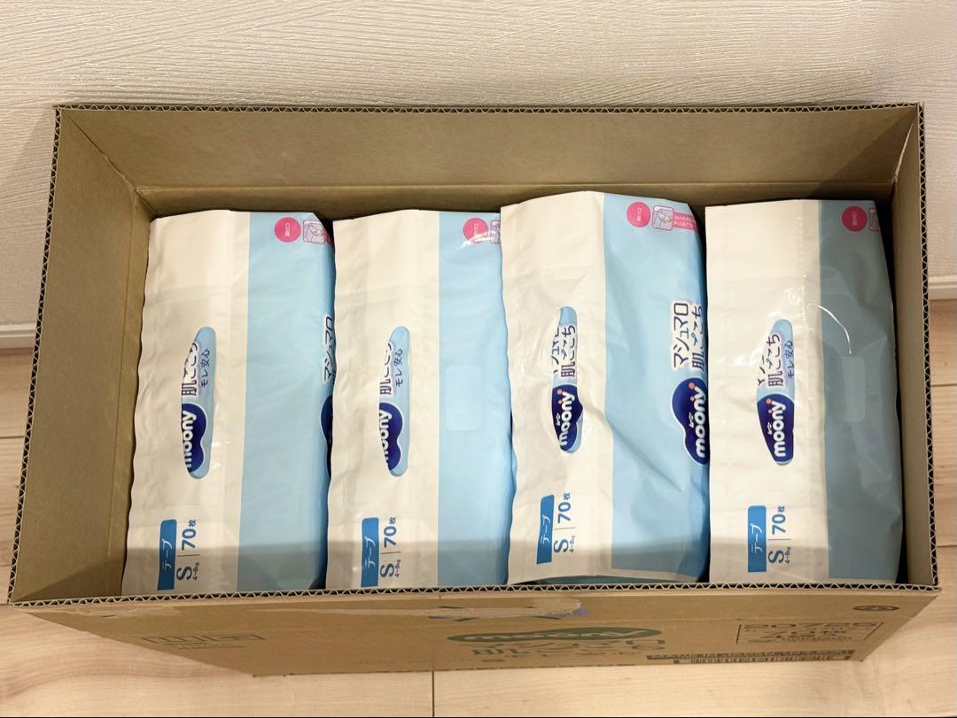 りざムーニー　マシュマロ肌ごこち Sサイズ テープ 70枚入り4個　未開封