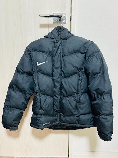 ■美品■　ナイキ　キッズ　ジュニア　ダウン　黒　サイズ140-150