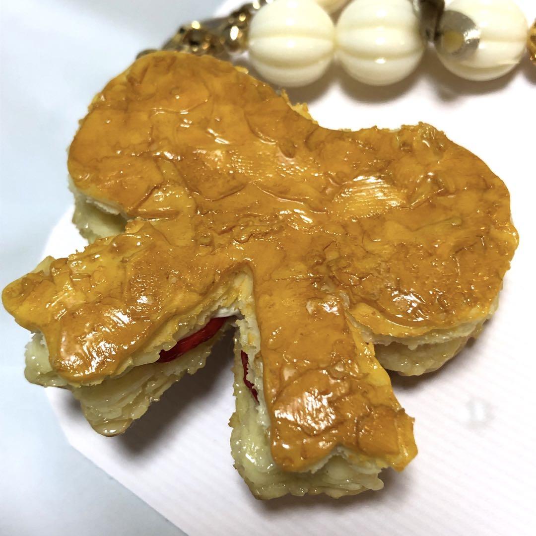 ハンドメイド サクサク イチゴのリボンパイ バッグチャーム