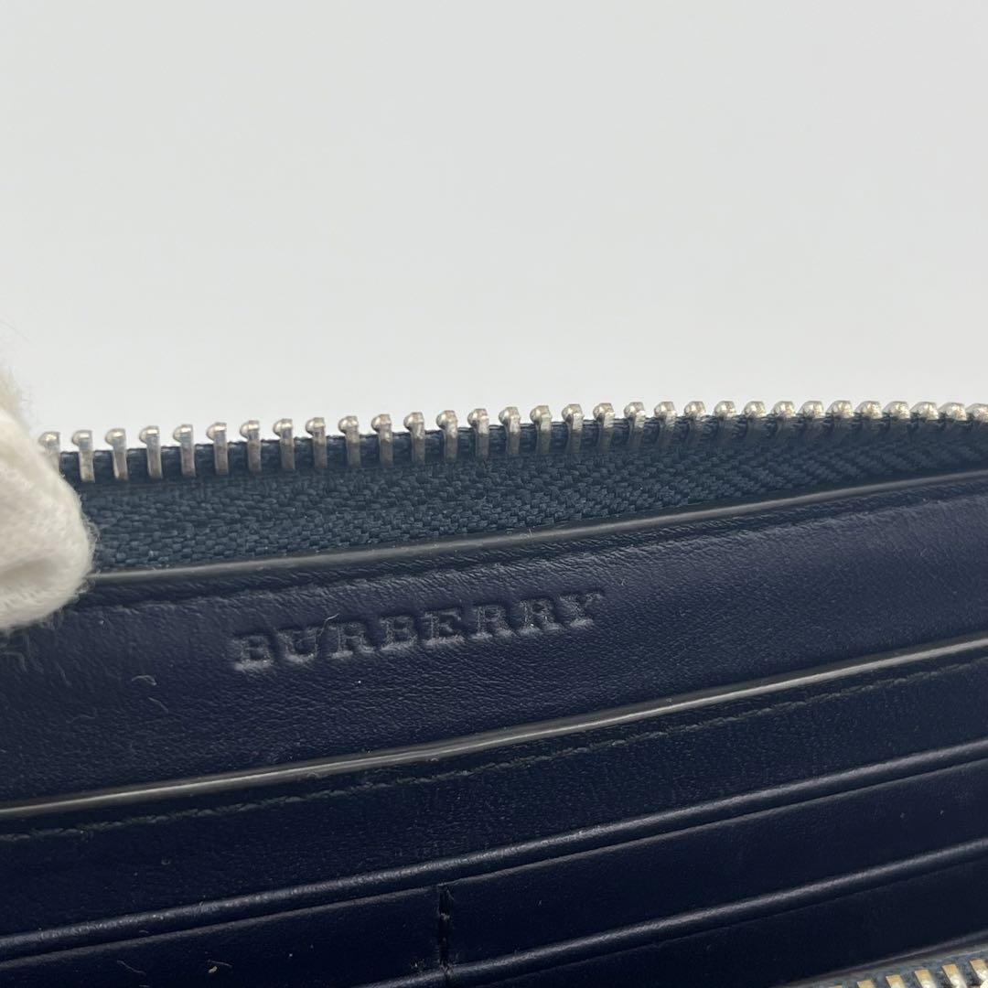 世界を買える 海外ブランド BURBERRY 美品 バーバリー PVC ノバチェック ラウンドジップ 長財布 小物