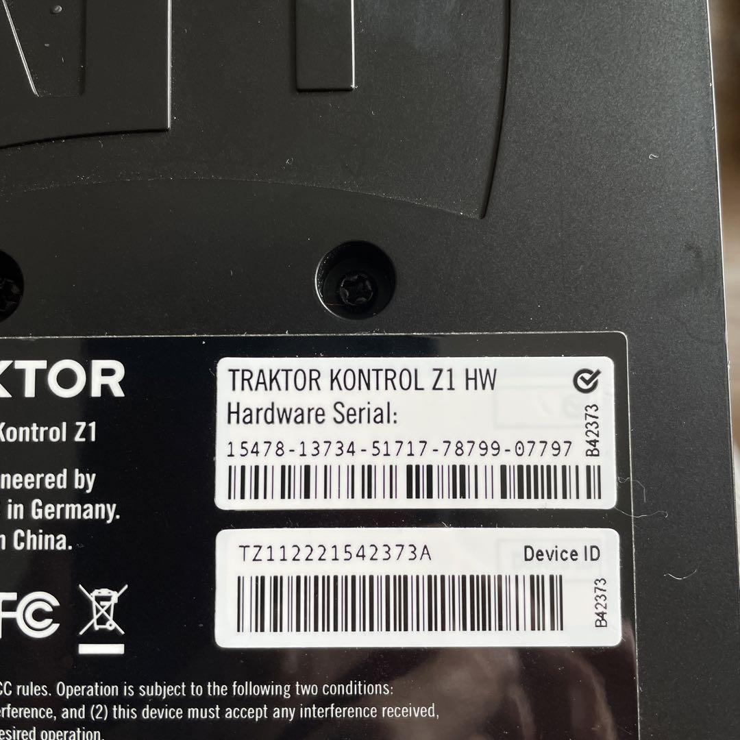 DJコントローラー/トラクター TRAKTOR KONTROL Z1 HW