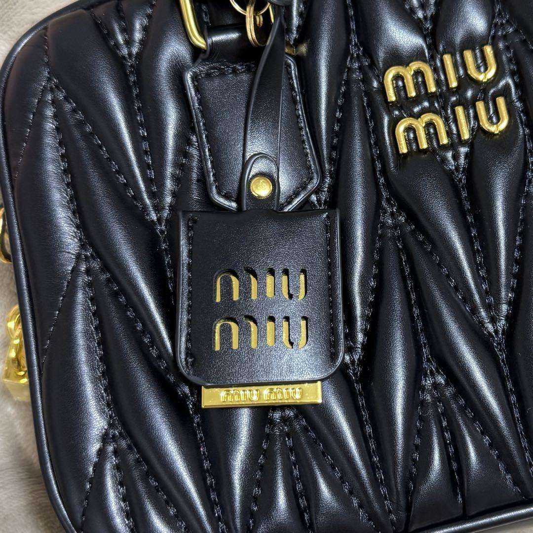 MIU MIU ブラック ショルダーバッグ マテラッセ キルティング