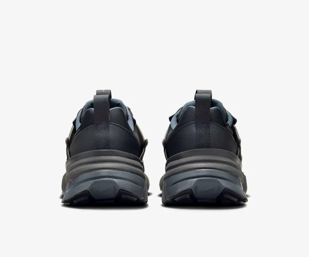 ナイキ V2K ラン GORE-TEX　２８センチ