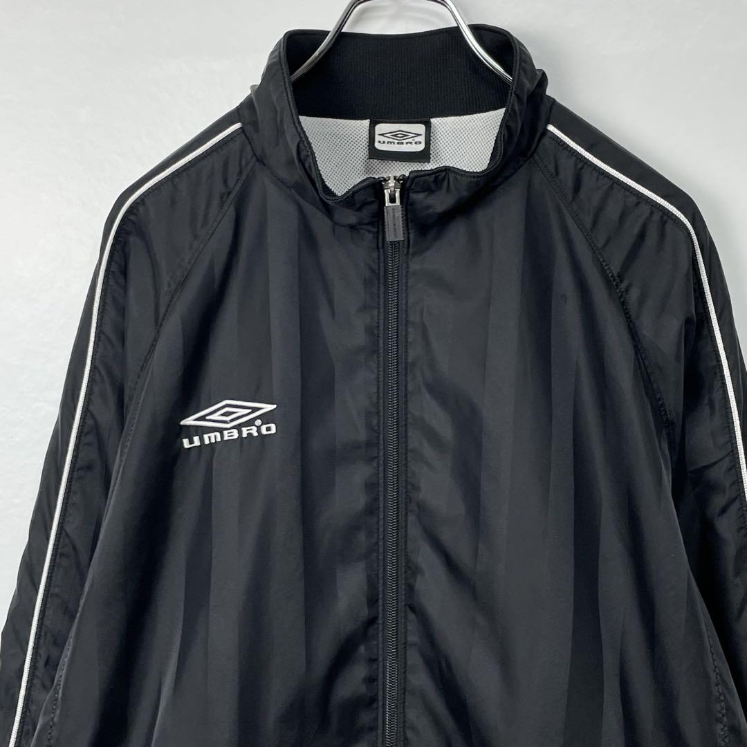 UMBRO アンブロ　ナイロン ジャージ　ワンポイント刺繍ロゴ　ブラック