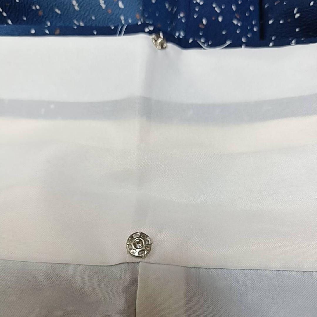 青