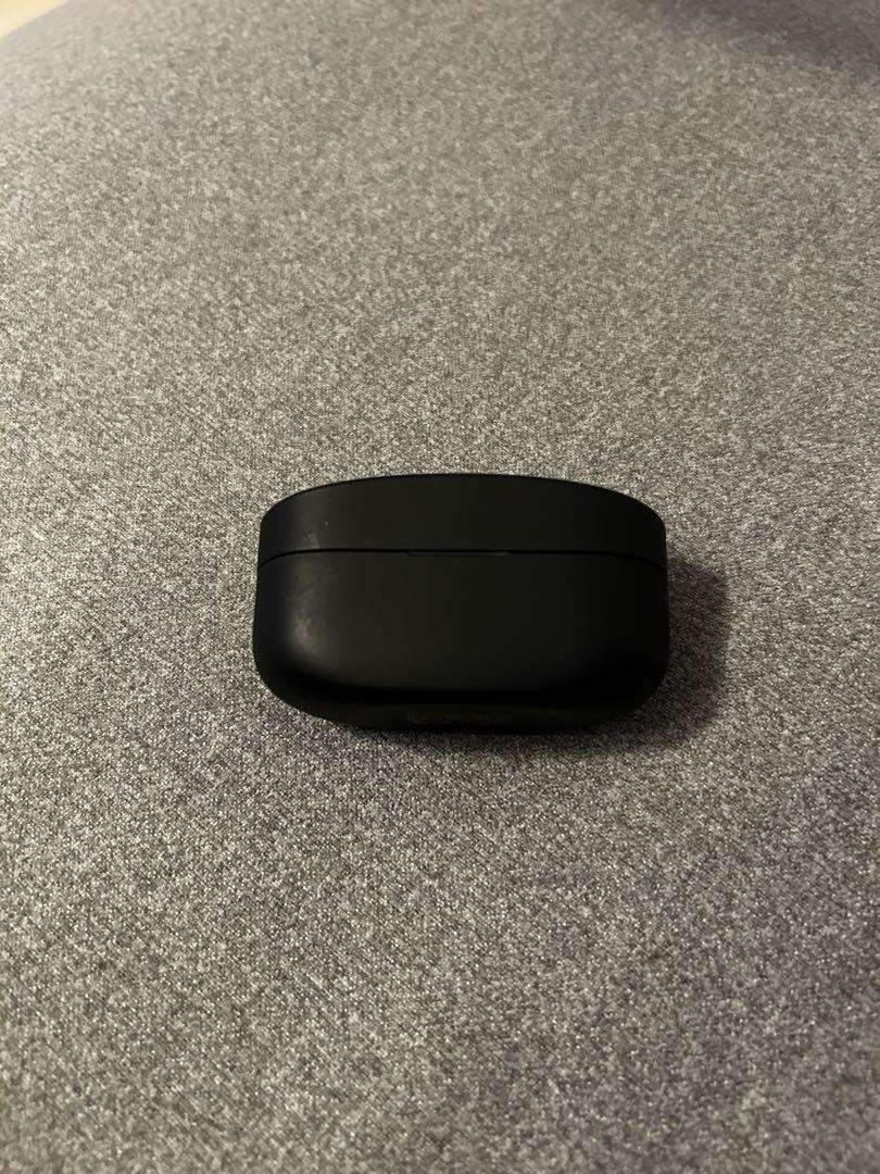 中古美品 WF-1000XM4 ブラックワイヤレスイヤホン バッテリー◎