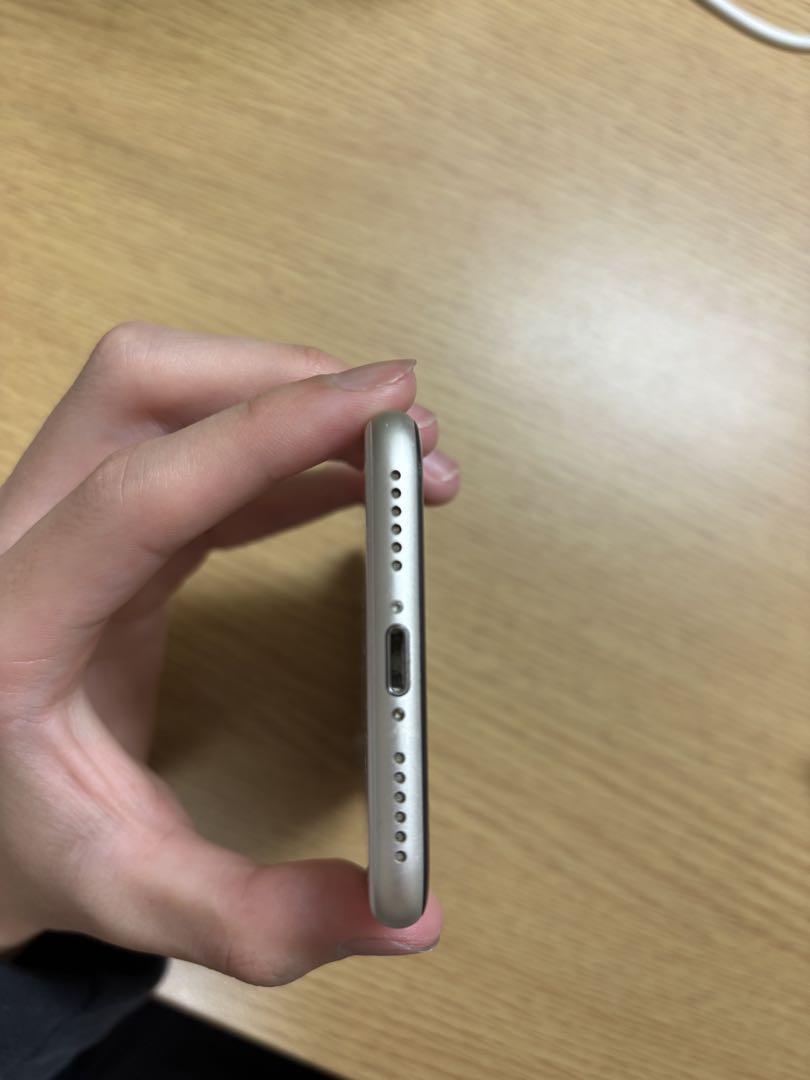 SIMフリー iPhone Se3 第三世代 128GB スターライト