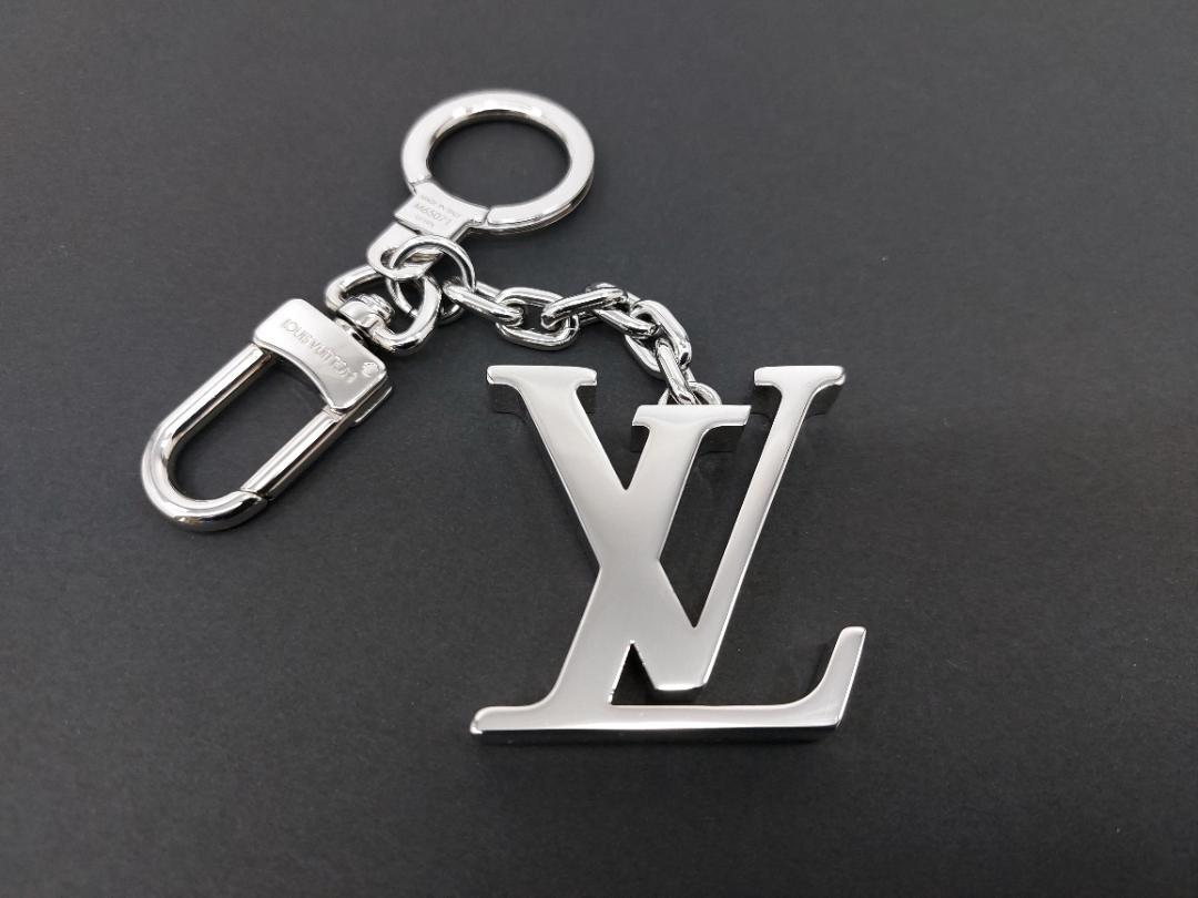 2022年最新入荷 キーリング/チャーム VUITTON【ルイヴィトン】ロゴ 未