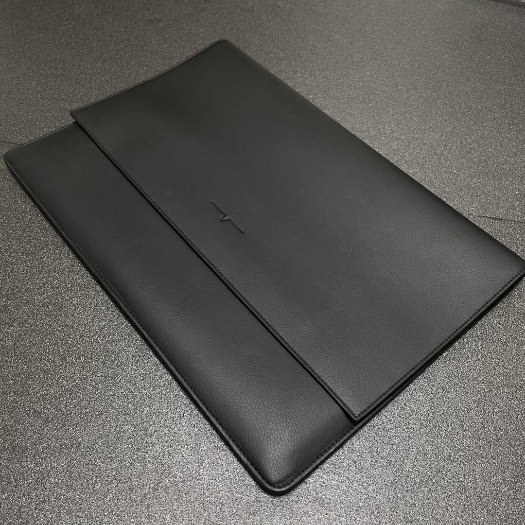 von Holzhausen MacBook Portfolio 16インチ