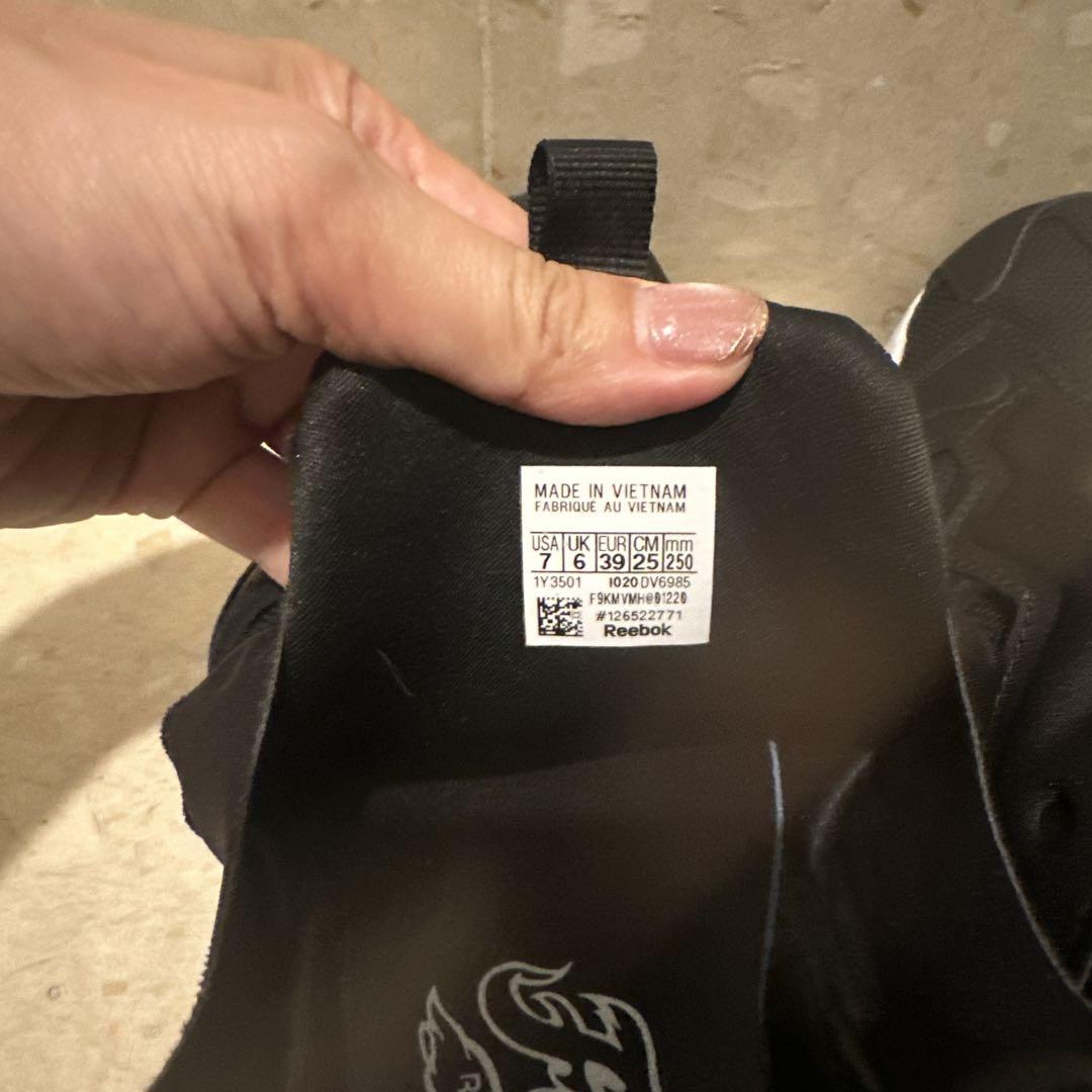 美品　Reebok インスタポンプフューリー 25cm