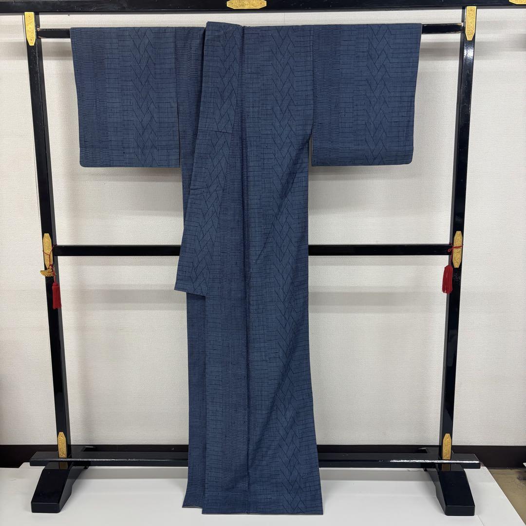 kk241 紬 紺色着物 ヘリンボーン柄