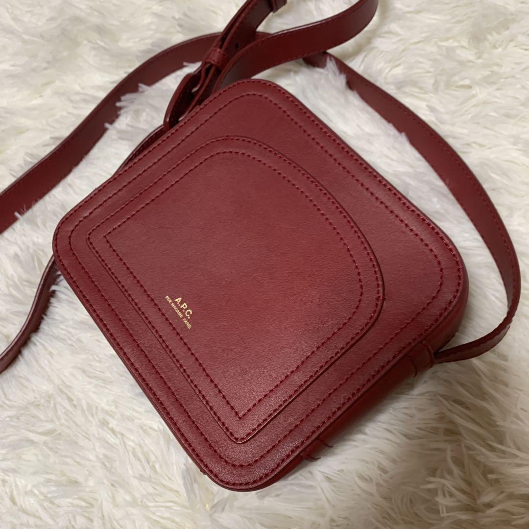美品！A.P.C. レザーショルダーバッグ ボルドー