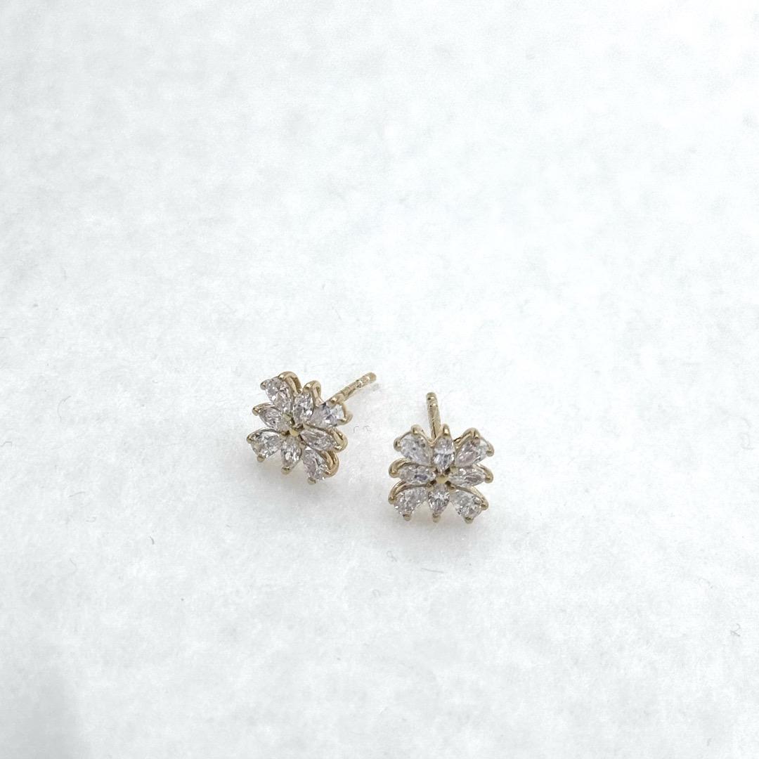 マーキス 花 フラワー ピアス ティアドロップ スタッズ イエローゴールド