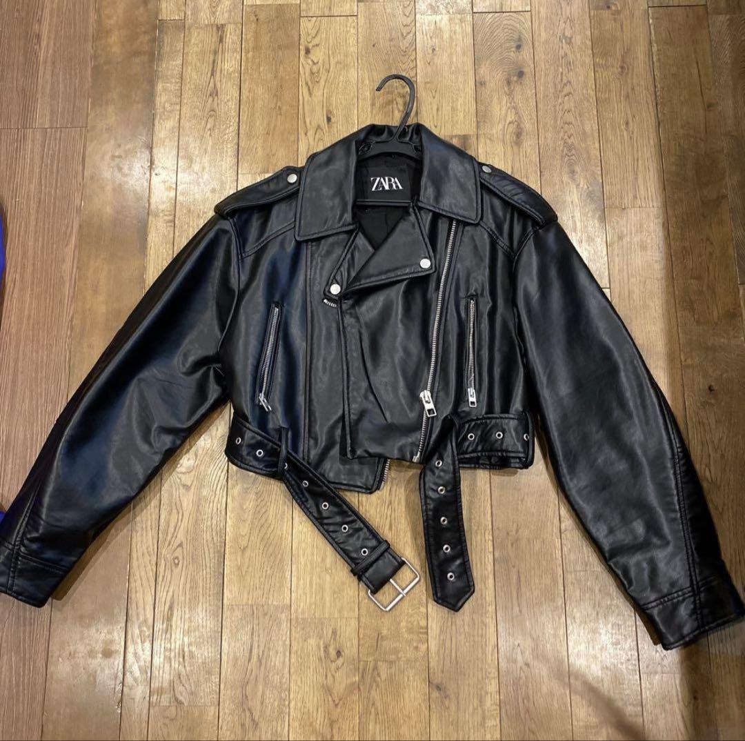 ZARA フェイクレザークロップドバイカージャケット - メルカリ ZARA フェイクレザークロップドバイカージャケット - メルカリ