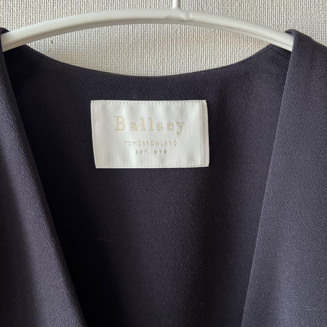 とも19★Ballsey ドライアムンゼンVネックジレ★サイズ36 ☆美品 Ballsey - 【美品】 Ballsey〈 ボールジィ 〉 ドライアムンゼン