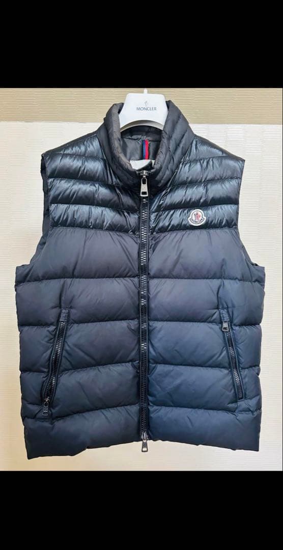 モンクレール　ダウンベスト