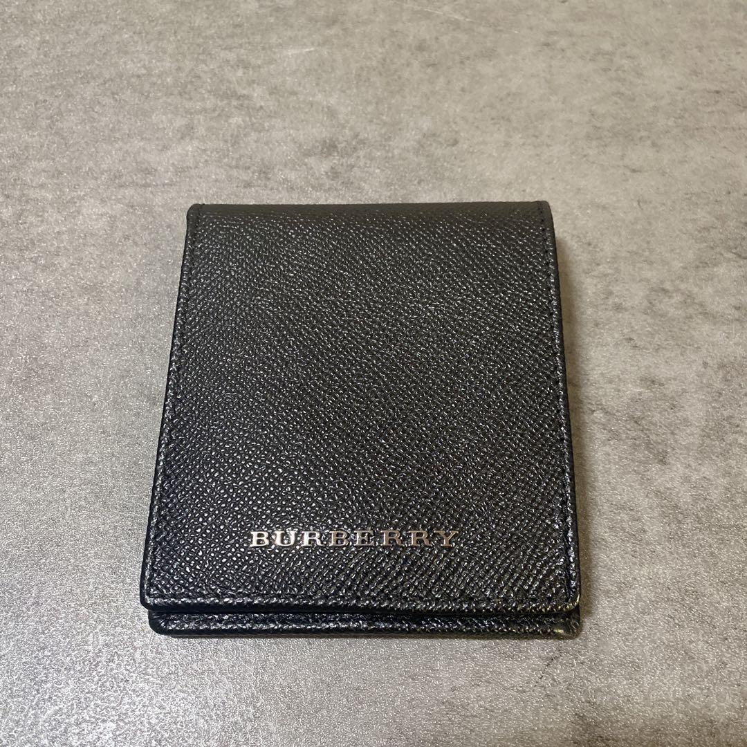✨箱付き完備品✨バーバリー　二つ折り財布　黒　ノバチェック
