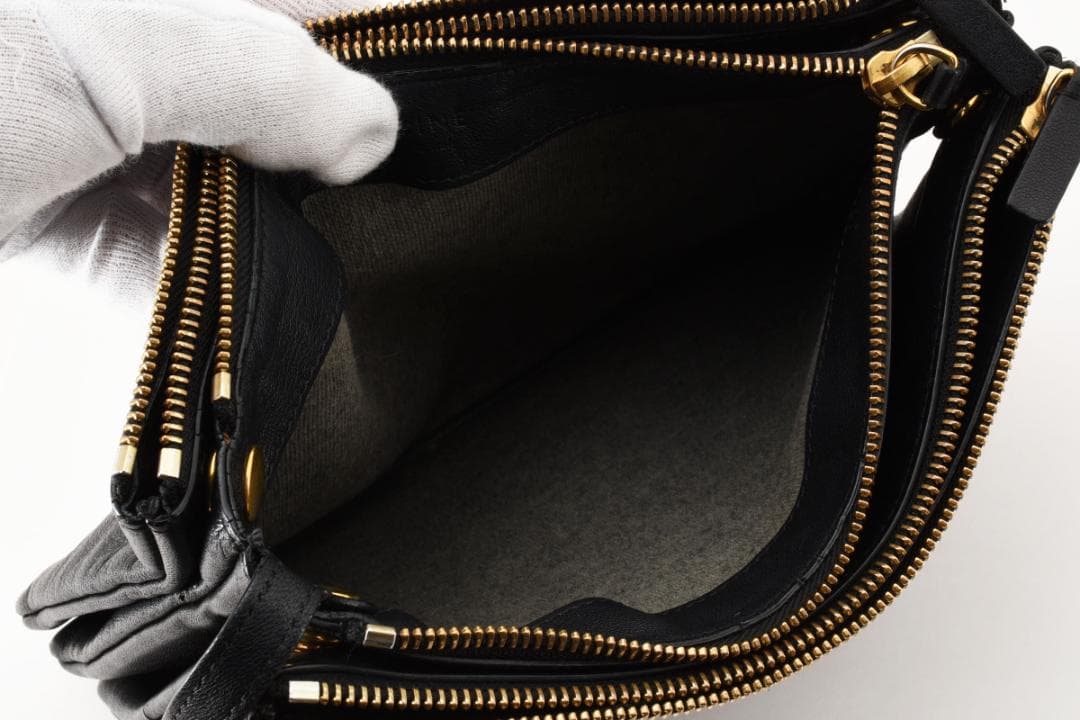 【美品】CELINE セリーヌ トリオラージ ショルダーバッグ 黒