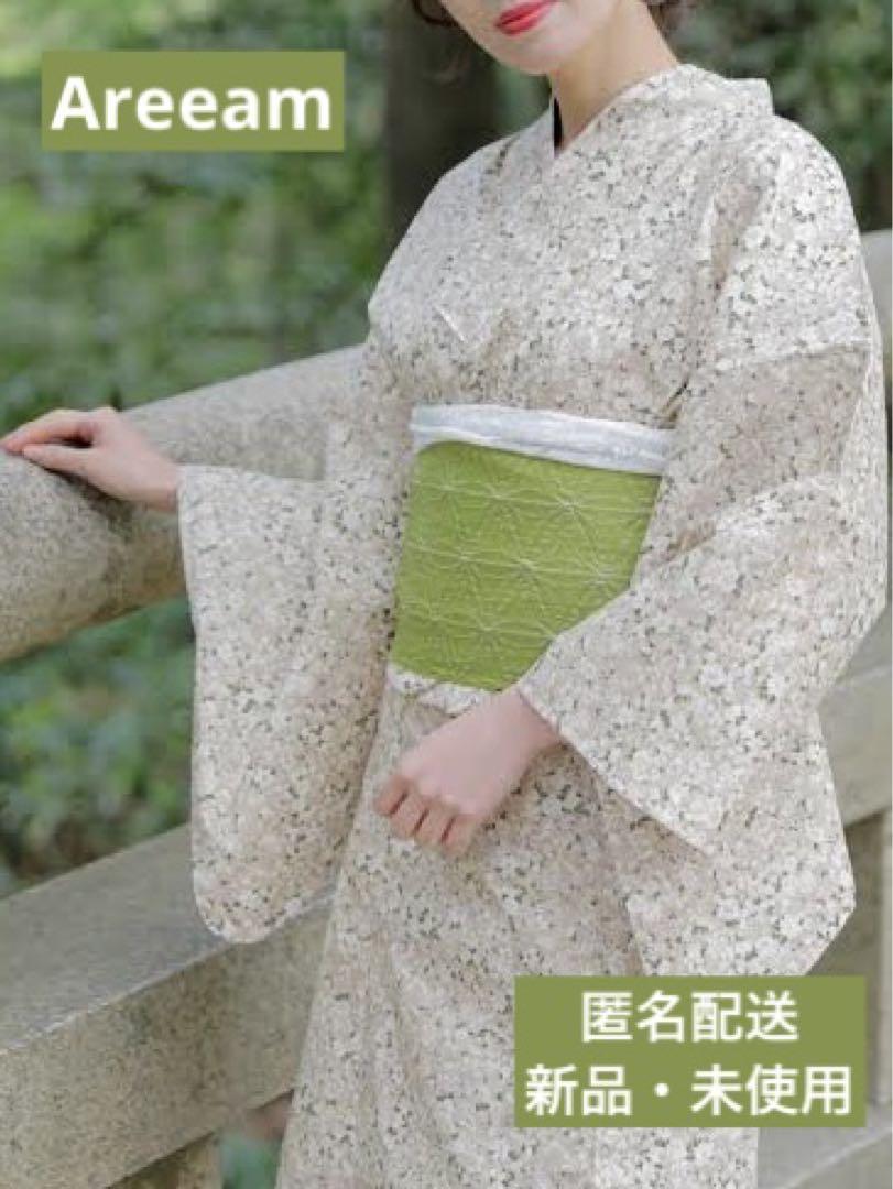 Areeam 雅やかに揺れるお花の浴衣(ベージュ)