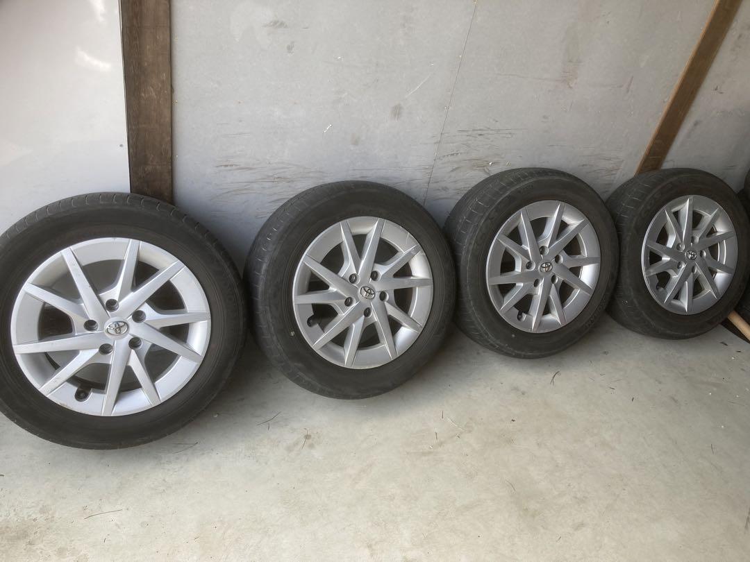 2021年バリ山！プリウスa純正ヨコハマ　エコスES31 205/60R16