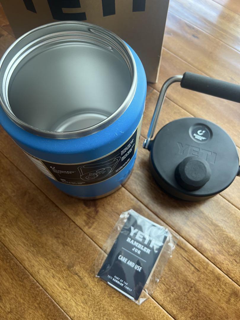 未使用美品　YETI Rambler 1/2 Gallon Jug 青