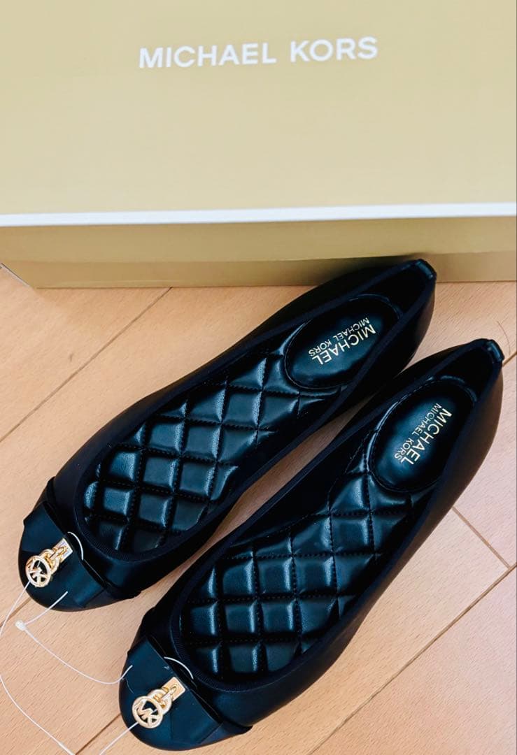新品　MICHAEL KORS マイケルコース　フラットシューズ　5.5 黒