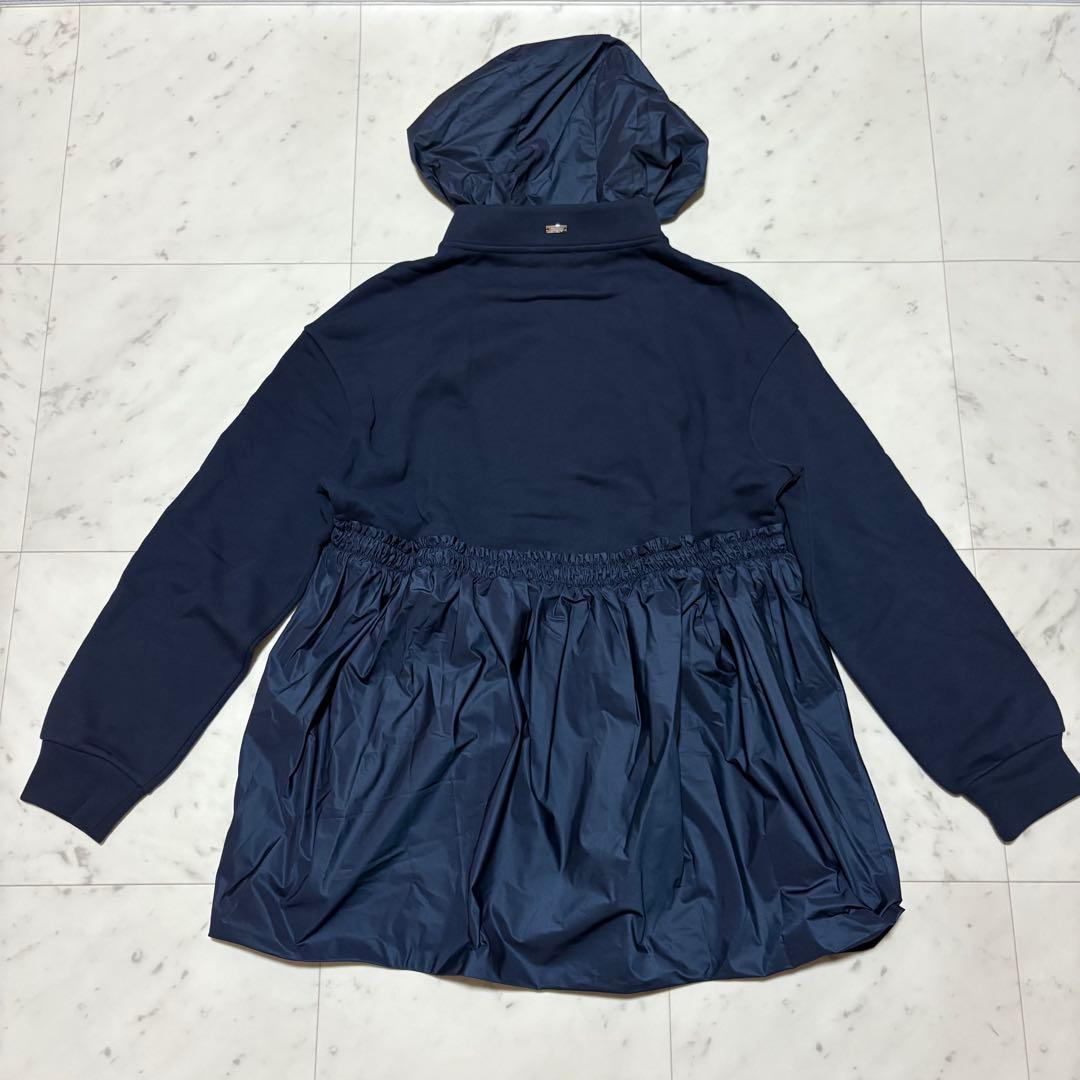 新品 HERNO ヘルノ 光沢あり 異素材コンビ フーデッドショートコート 38 新品 HERNO ヘルノ 光沢あり 異素材コンビ フーデッドショートコート 38