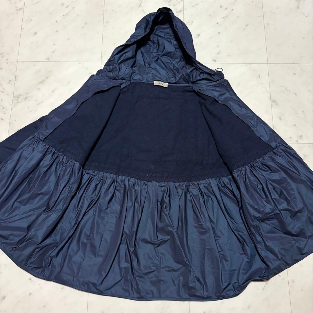 新品 HERNO ヘルノ 光沢あり 異素材コンビ フーデッドショートコート 38 新品 HERNO ヘルノ 光沢あり 異素材コンビ フーデッドショートコート 38