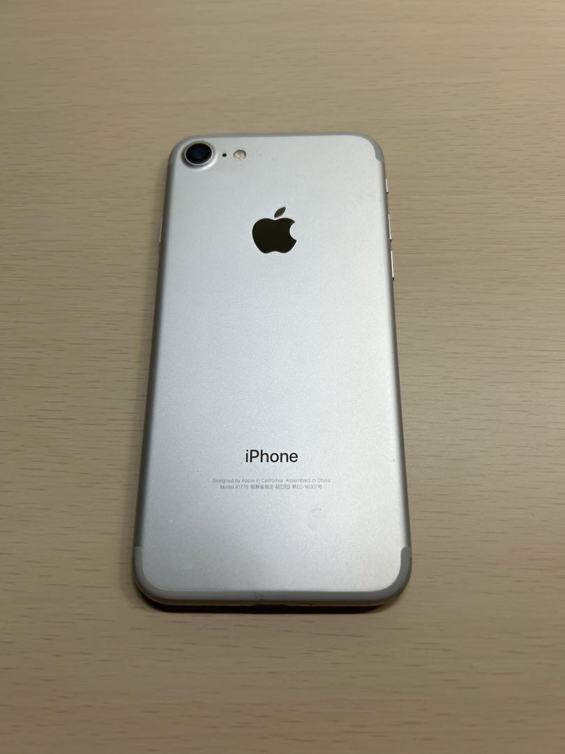 Apple iPhone 7 本体32GB シルバー
