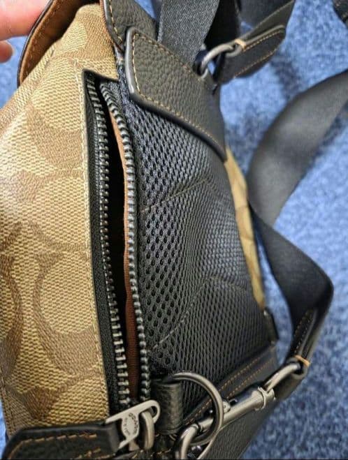 COACH ボディバッグ