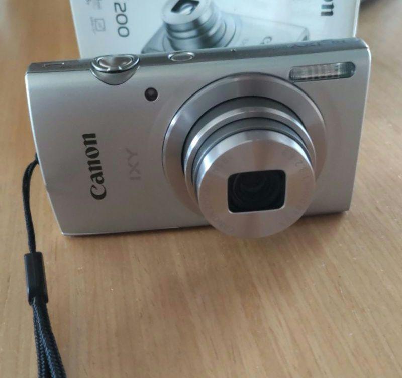 デジタルカメラ Canon IXY 200