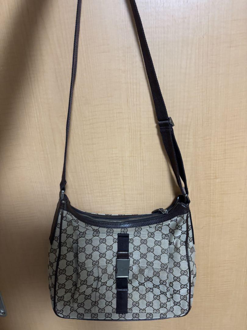 Gucci GGパターン メッセンジャーバッグ 中型 GUCCI GGパターン ショルダーバッグ 中型 - メルカリ