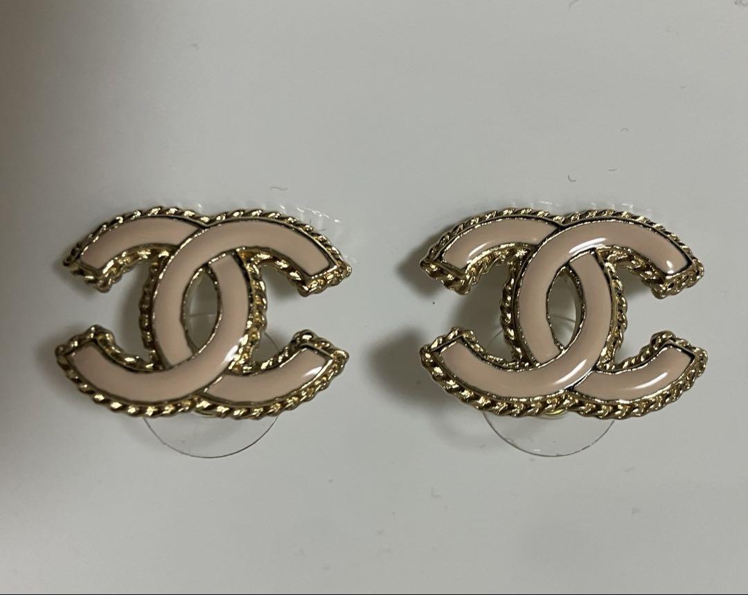 CHANEL CCロゴ ピアス