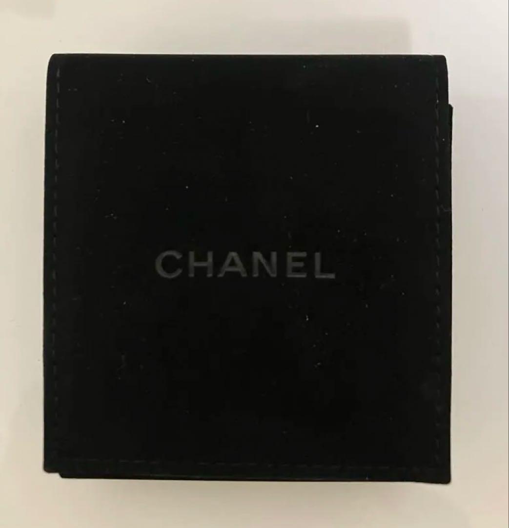 CHANEL CCロゴ ピアス