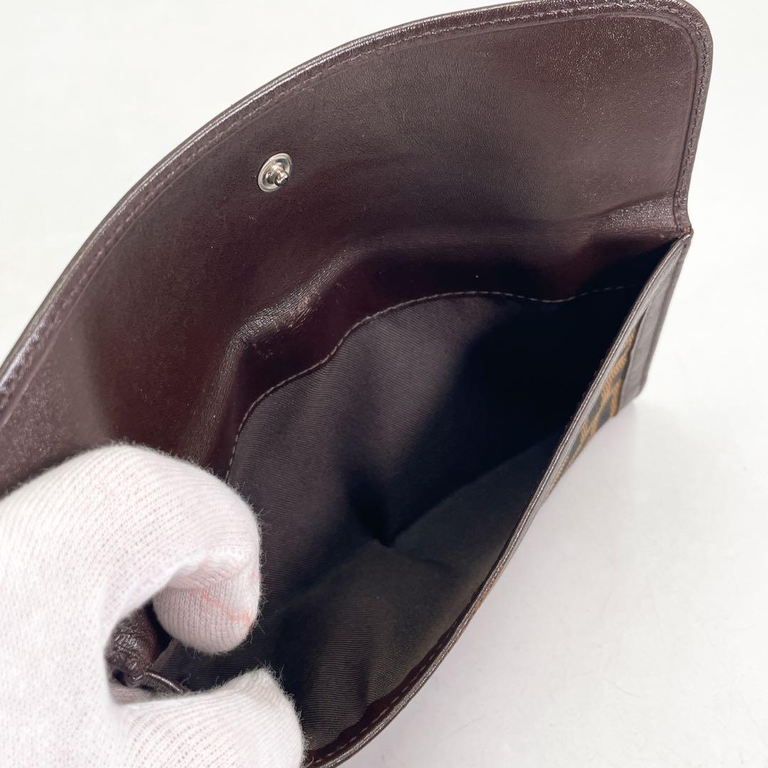 【美品】FENDI レザー 二つ折り 長財布 ズッカ シルバー金具 イタリア製 2025年最新】フェンディ ズッキーノ 長財布の人気アイテム