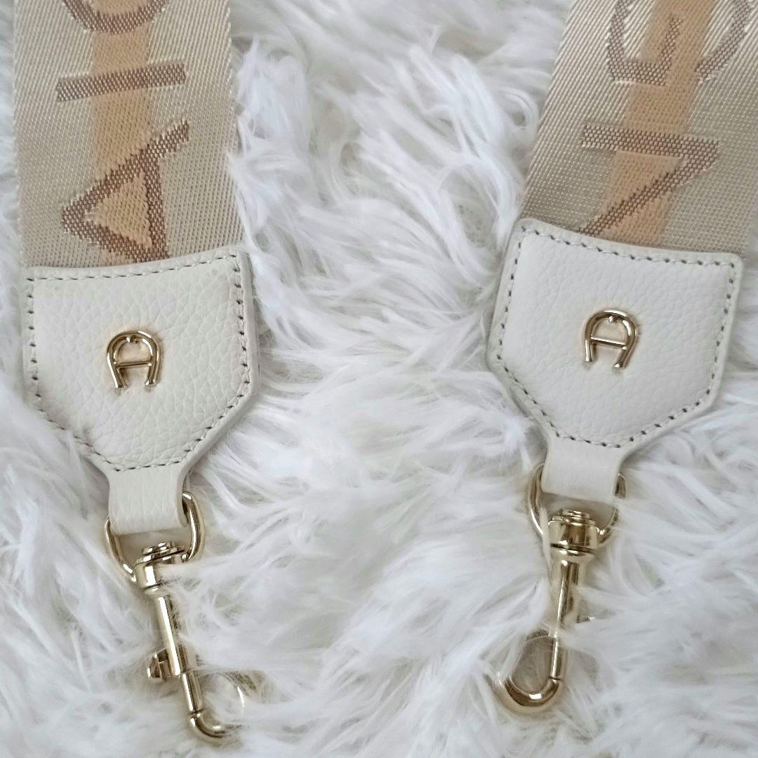 AIGNER アイグナー　本革カバン　バッグ　白