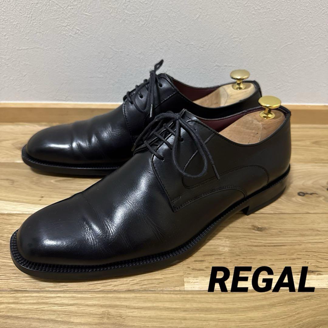 ファッション 美品】REGAL リーガル 革靴 外羽根 プレントゥ 黒 ビジネス 25.5 靴
