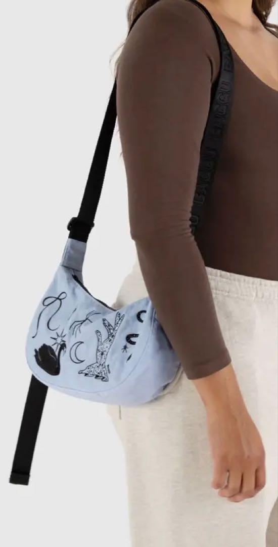 BAGGU ショルダーバッグ　SMALL NYLON CRESCENT BAG