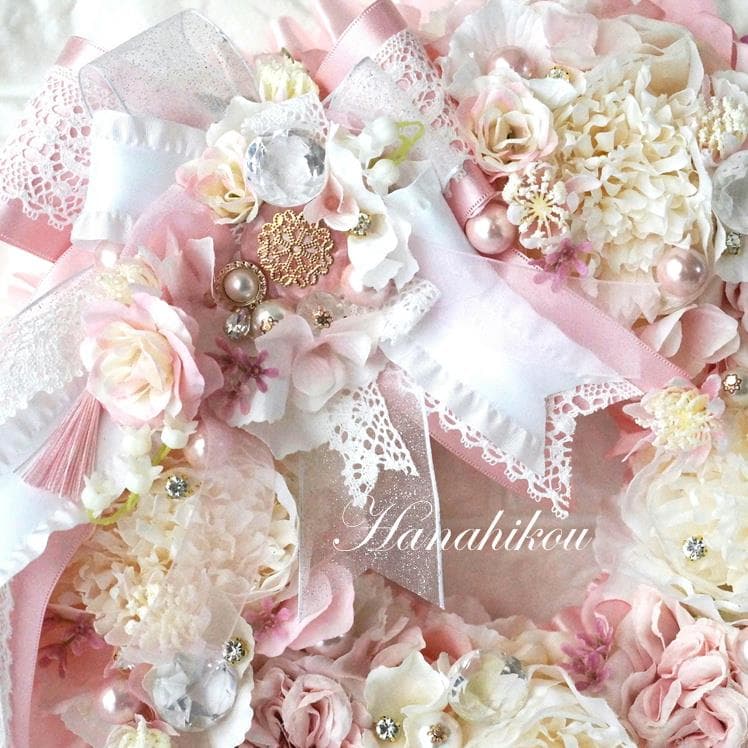 イングリッシュローズとピオニーの豪華ロングリボン大リース