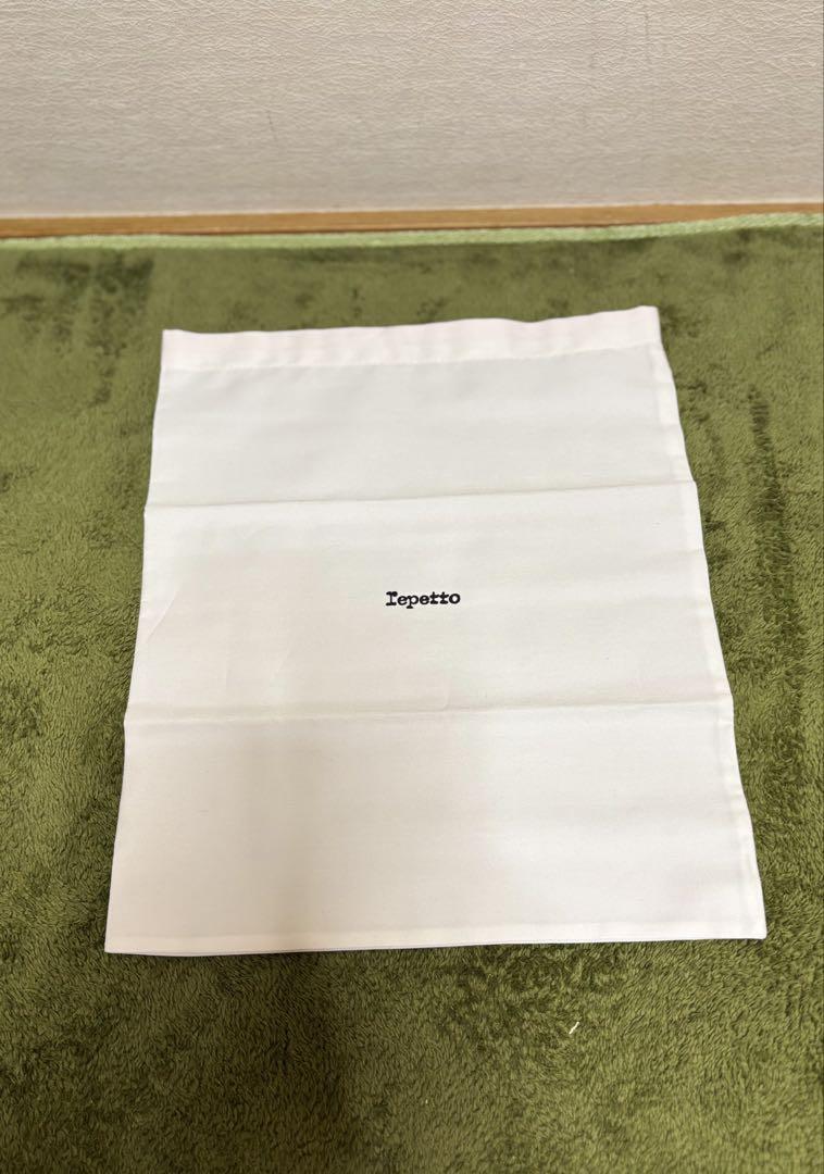 Repetto 新品　未使用　ピンクベージュ リボン付きパンプス